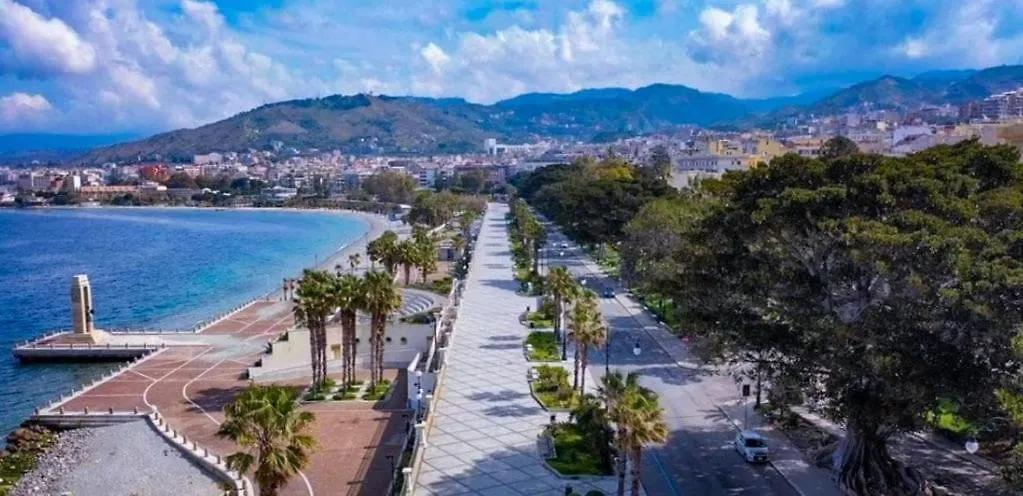 76 Avenue Suites Wi-Fi - Shuttle Reggio Calabria 0*,  Italy