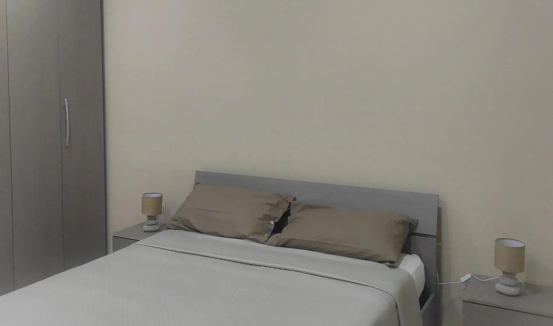 76 Avenue Suites Wi-Fi - Shuttle Reggio Calabria 0*,  Italy