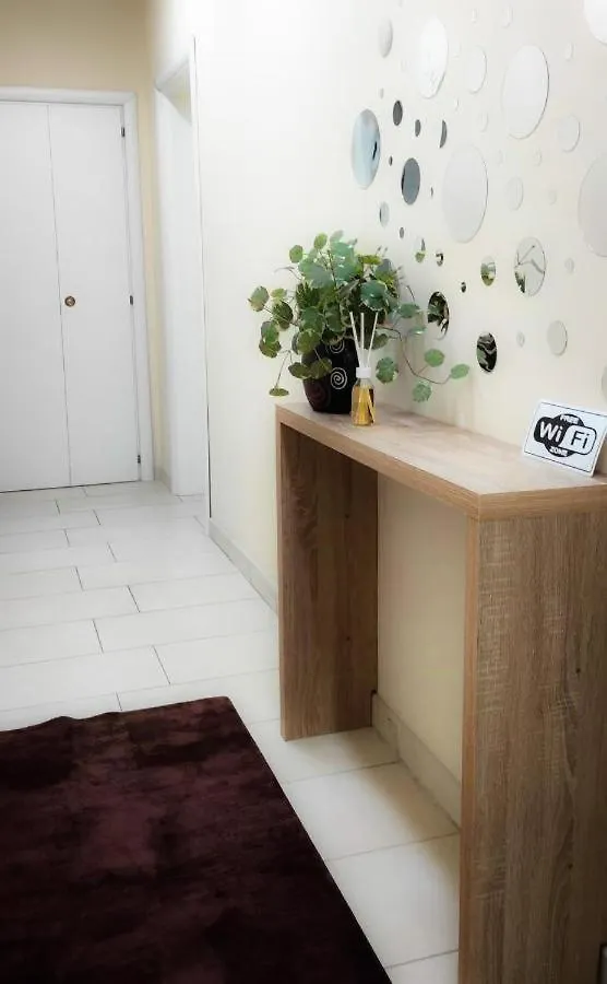 76 Avenue Suites Wi-Fi - Shuttle Reggio Calabria Apartment